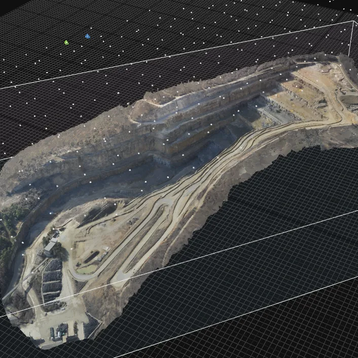 Orthophotographie géoréférencée d’une carrière obtenue par drone, maillage texturé haute résolution